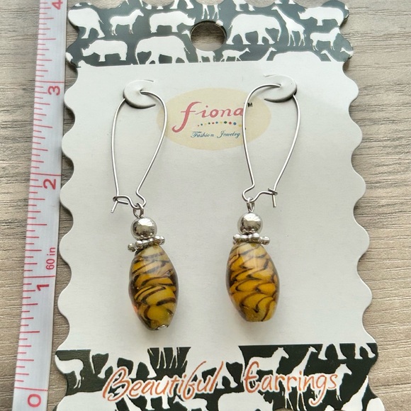 2/$30 NWT Fiona Brown and Black Zebra Print Glass Bead Dangle Earrings - Picture 2 of 4